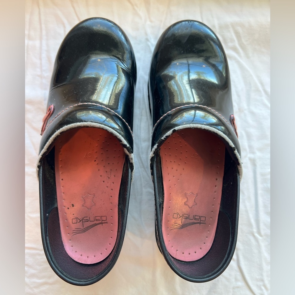 Womens Dansko Black Patent Leather Breast Cancer Professional Clogs - Picture 4 of 6